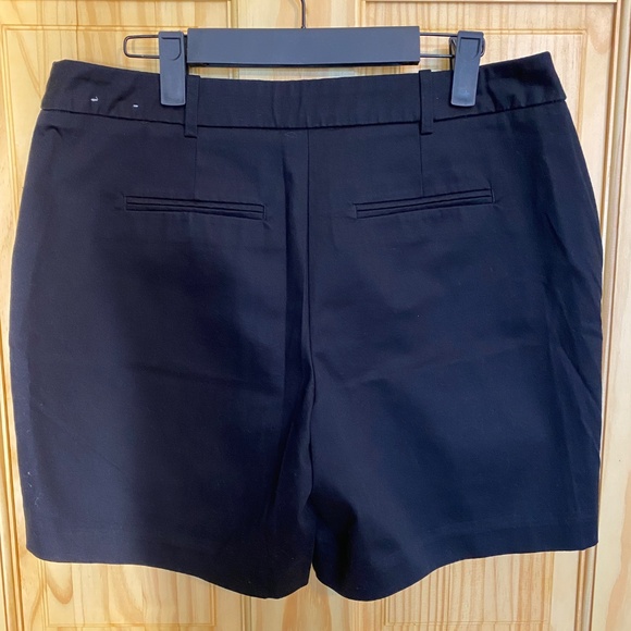 WOMANS WORTHINGTON MODERN FIT SHORTS DRESSY SIZE 8 BLACK - Picture 4 of 5